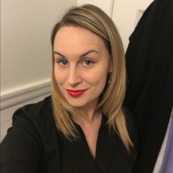 Meet your Posher, Jenna - Picture 1 of 1